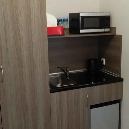 Center Apartment *